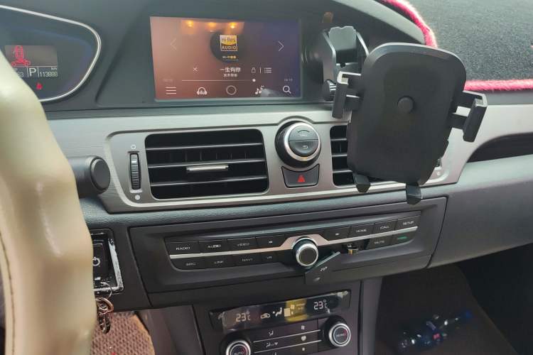 Used Roewe e550 2016 Deluxe Edition Audio And AC Panel