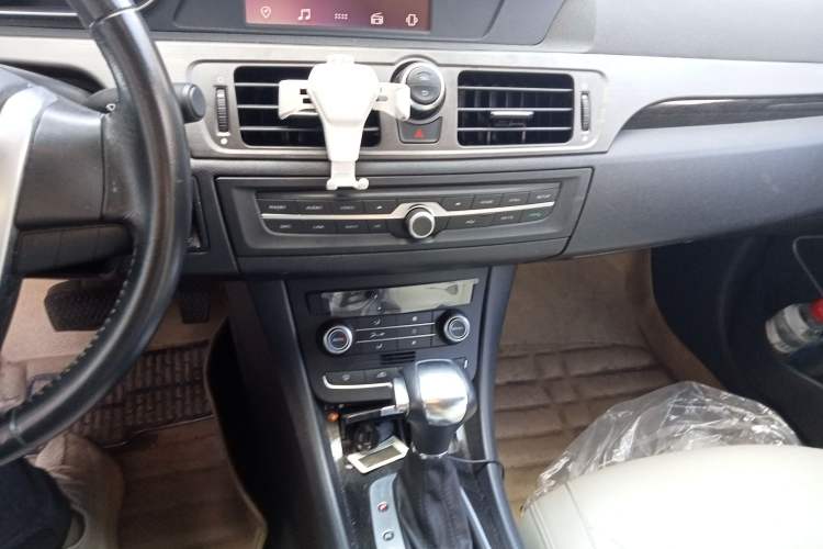 Used Roewe e550 2016 Flagship Edition Audio And AC Panel