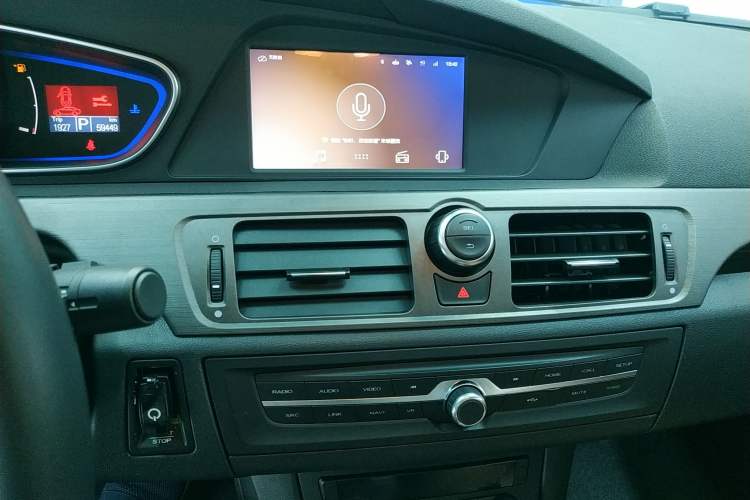 Used Roewe e550 2016 Deluxe Edition Audio And AC Panel