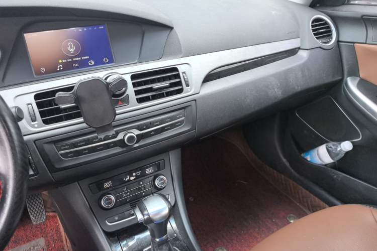 Used Roewe e550 2016 Deluxe Edition Audio And AC Panel