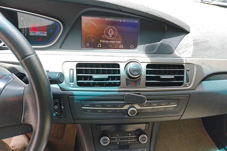 Used Roewe e550 2016 Flagship Edition Audio And AC Panel