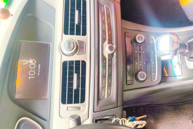 Used Roewe e550 2016 Deluxe Edition Audio And AC Panel