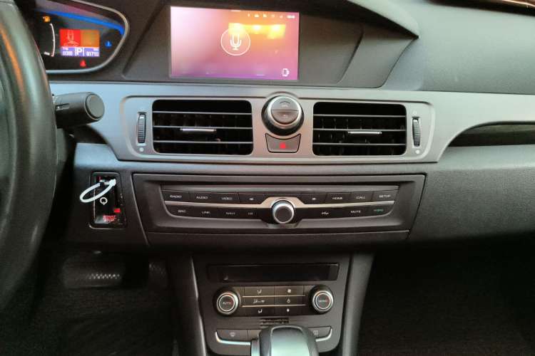 Used Roewe e550 2016 Deluxe Edition Audio And AC Panel