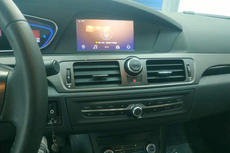 Used Roewe e550 2016 Deluxe Edition Audio And AC Panel