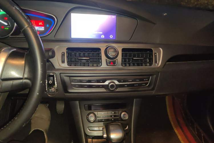 Used Roewe e550 2016 Deluxe Edition Audio And AC Panel