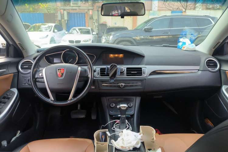 Used Roewe e550 2016 Deluxe Edition Center Console