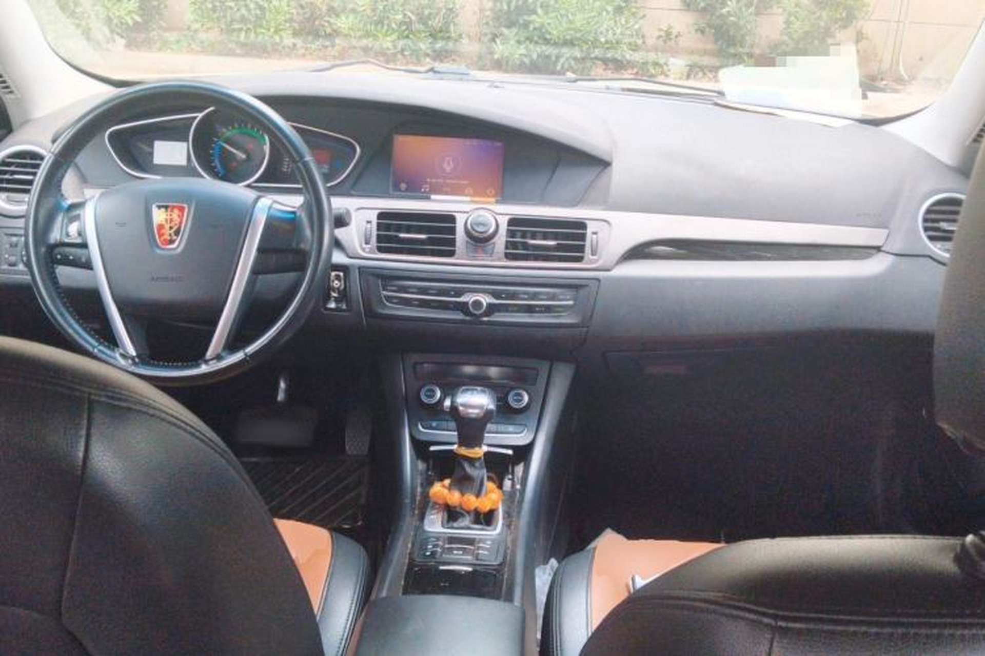 Used Roewe e550 2016 Deluxe Edition Center Console