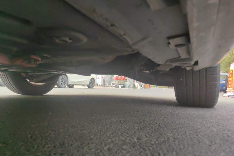 Used Roewe e550 2016 Deluxe Edition Chassis Rear Left