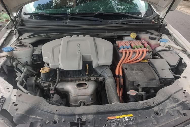 Used Roewe e550 2016 Flagship Edition Engine Bay