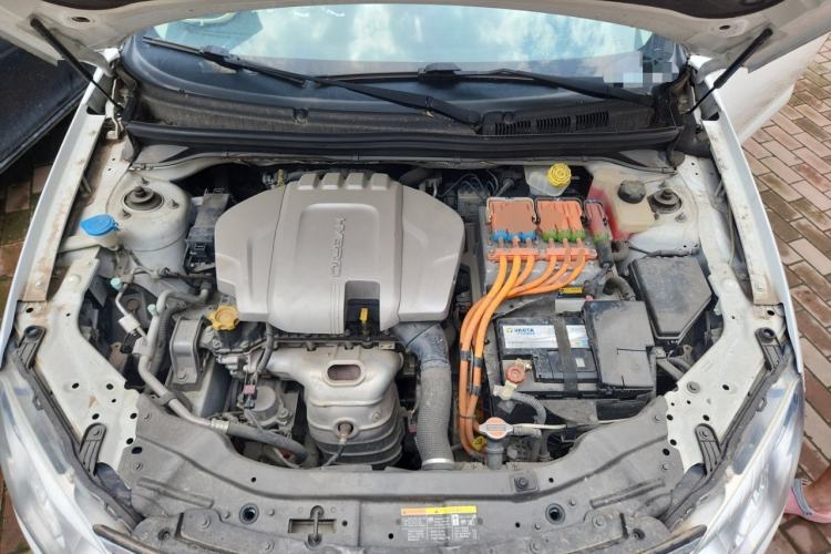 Used Roewe e550 2016 Deluxe Edition Engine Bay