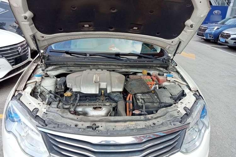 Used Roewe e550 2016 Flagship Edition Engine Bay