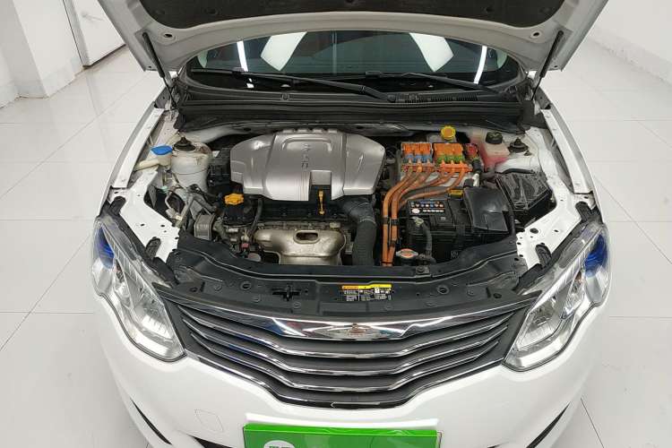 Used Roewe e550 2016 Deluxe Edition Engine Bay