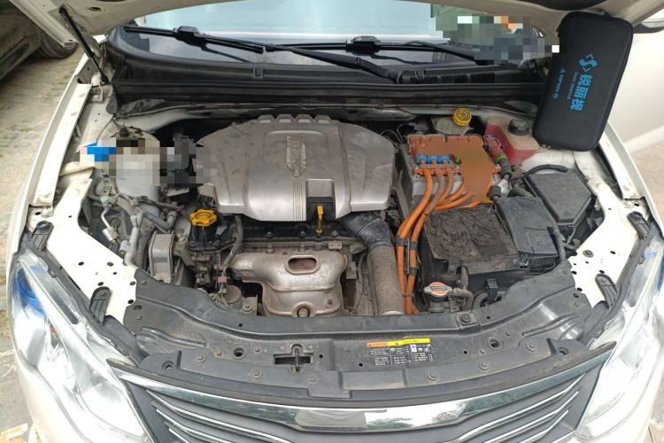 Used Roewe e550 2016 Deluxe Edition Engine Bay