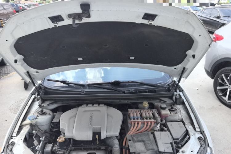 Used Roewe e550 2016 Deluxe Edition Engine Bay