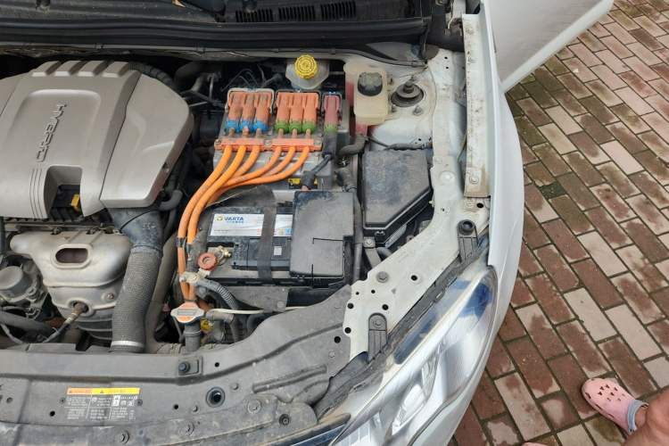 Used Roewe e550 2016 Deluxe Edition Engine Bay Left