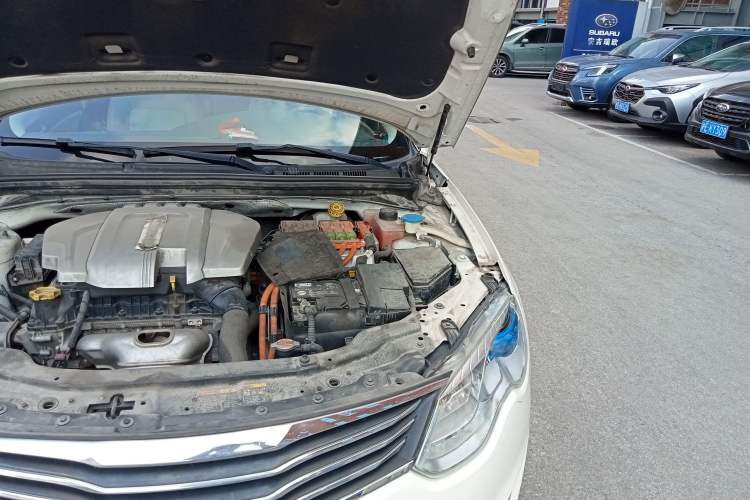 Used Roewe e550 2016 Flagship Edition Engine Bay Left