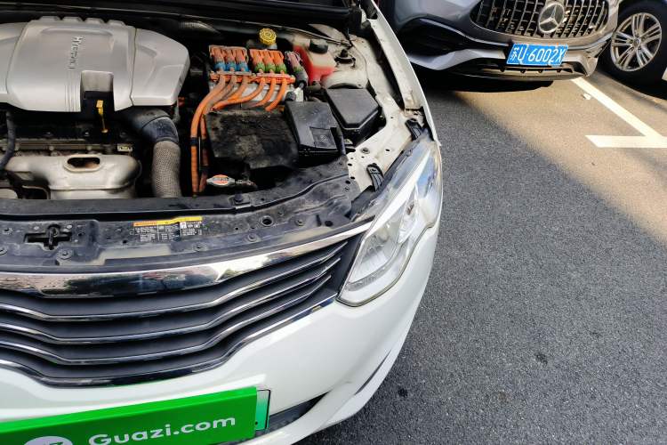 Used Roewe e550 2016 Deluxe Edition Engine Bay Left