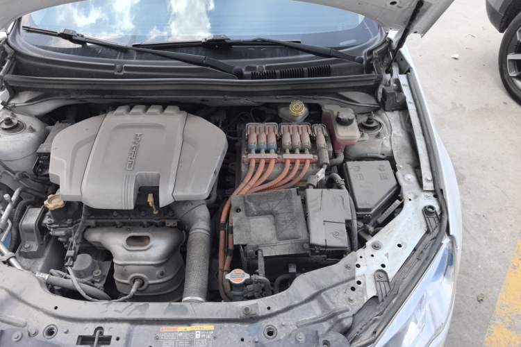 Used Roewe e550 2016 Deluxe Edition Engine Bay Left