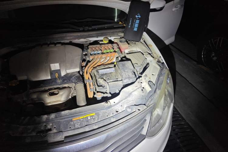 Used Roewe e550 2016 Deluxe Edition Engine Bay Left