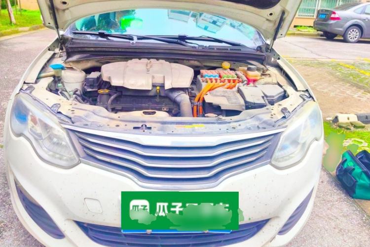 Used Roewe e550 2016 Deluxe Edition Engine Bay