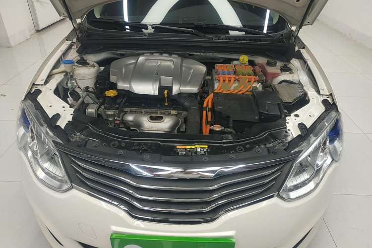 Used Roewe e550 2016 Deluxe Edition Engine Bay