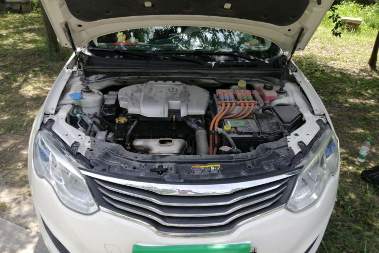 Used Roewe e550 2016 Deluxe Edition Engine Bay