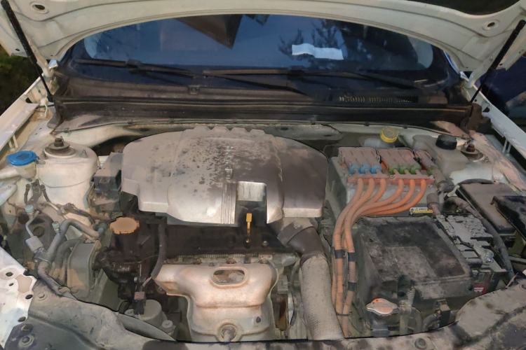 Used Roewe e550 2016 Deluxe Edition Engine Bay