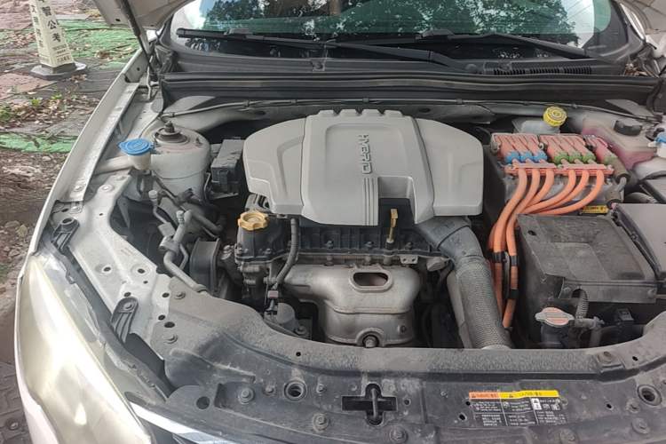 Used Roewe e550 2016 Flagship Edition Engine Bay Right