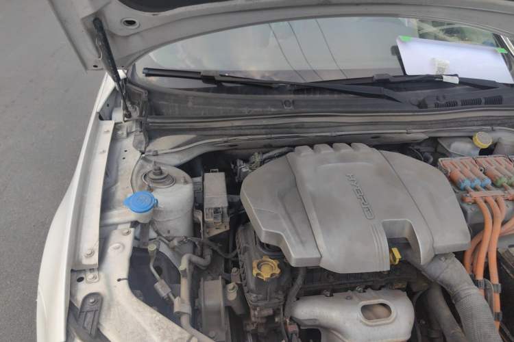 Used Roewe e550 2016 Deluxe Edition Engine Bay Right