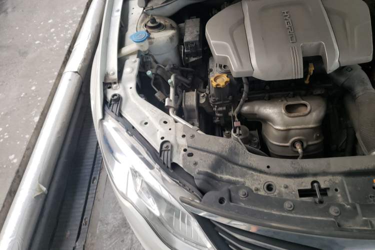 Used Roewe e550 2016 Deluxe Edition Engine Bay Right
