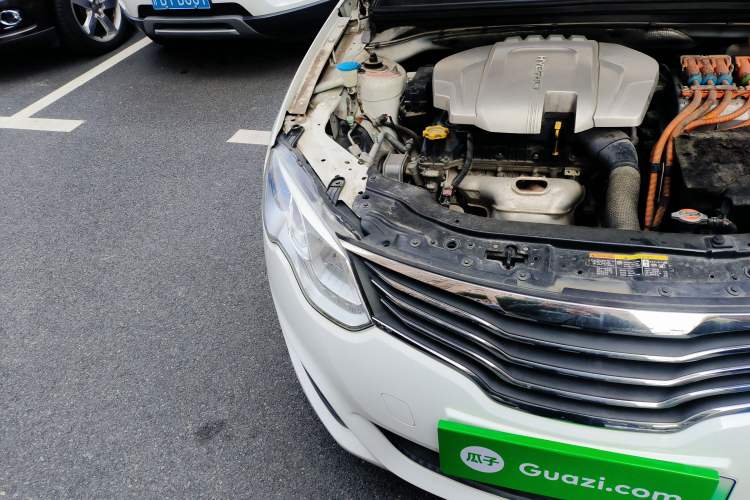 Used Roewe e550 2016 Deluxe Edition Engine Bay Right