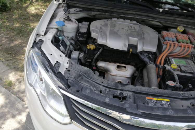 Used Roewe e550 2016 Deluxe Edition Engine Bay Right