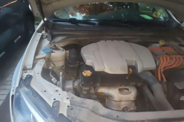 Used Roewe e550 2016 Deluxe Edition Engine Bay Right