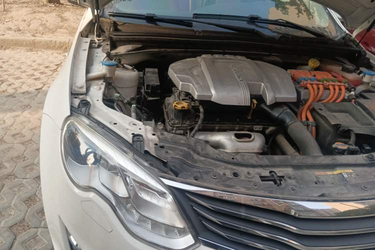 Used Roewe e550 2016 Flagship Edition Engine Bay Right