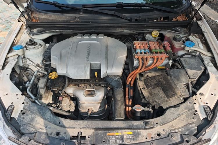 Used Roewe e550 2016 Flagship Edition Engine Bay