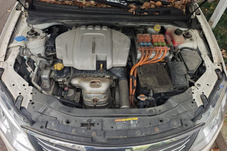 Used Roewe e550 2016 Deluxe Edition Engine Bay