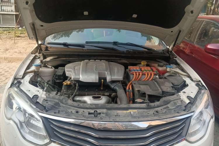 Used Roewe e550 2016 Flagship Edition Engine Bay