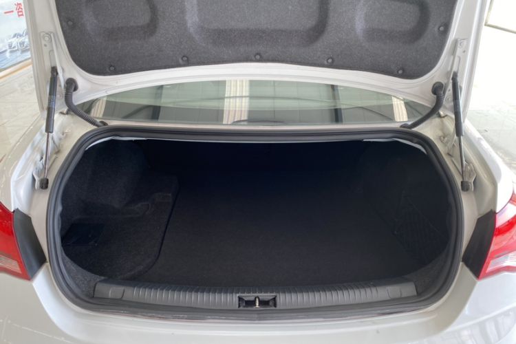 Used Roewe e550 2016 Deluxe Edition Exterior 7