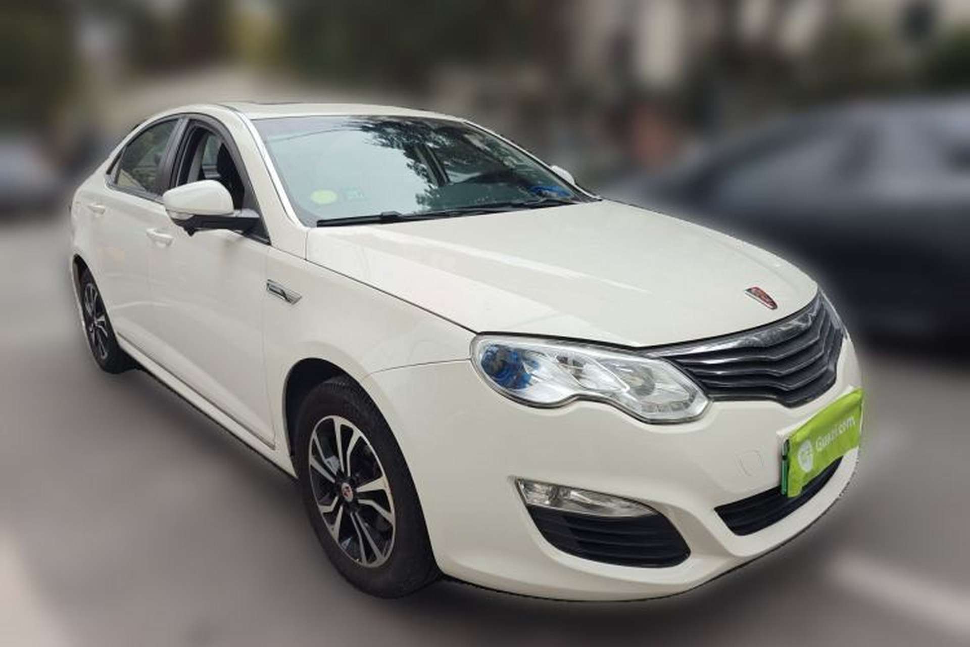 Used Roewe e550 2016 Deluxe Edition Front Right 45 Deg