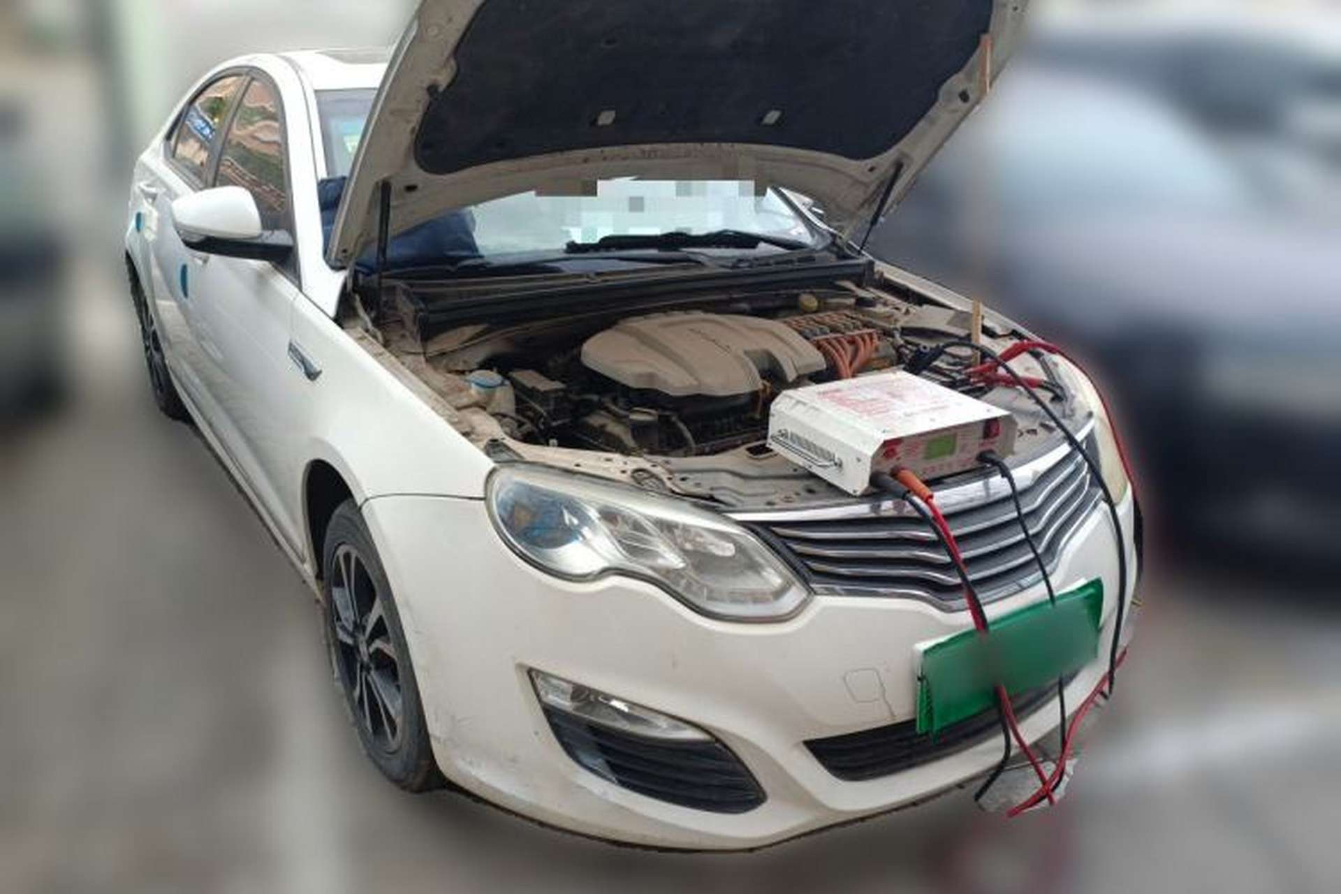 Used Roewe e550 2016 Deluxe Edition Front Right 45 Deg