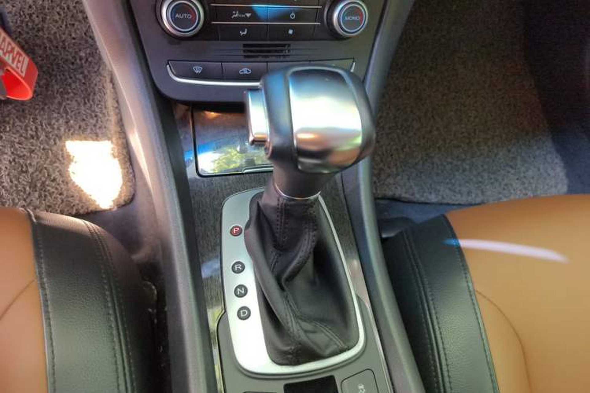 Used Roewe e550 2016 Deluxe Edition Gear Lever