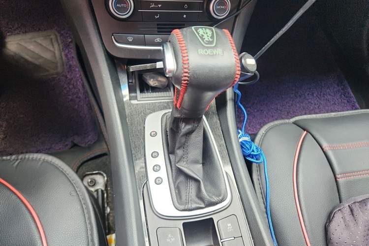 Used Roewe e550 2016 Deluxe Edition Gear Lever