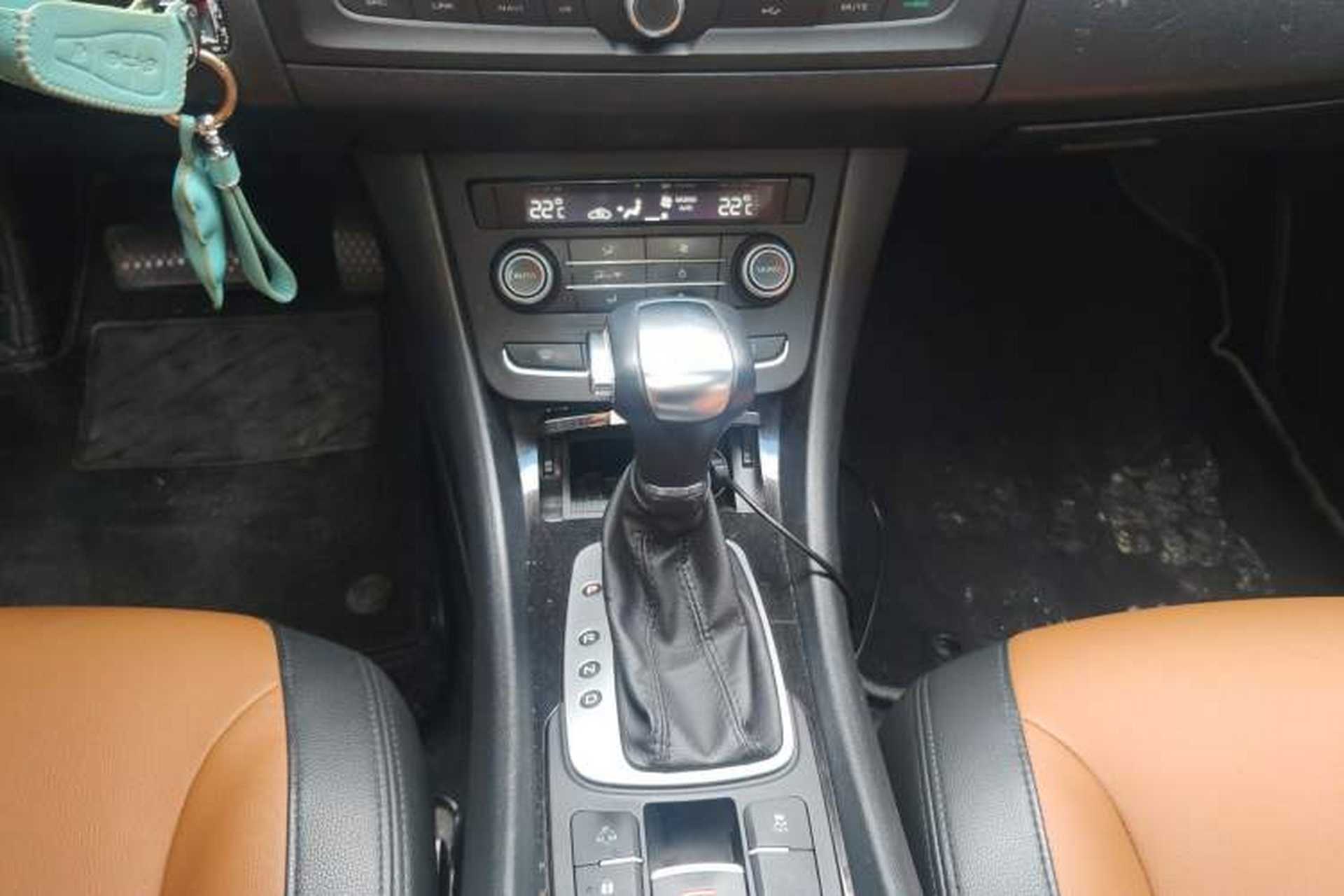 Used Roewe e550 2016 Deluxe Edition Gear Lever