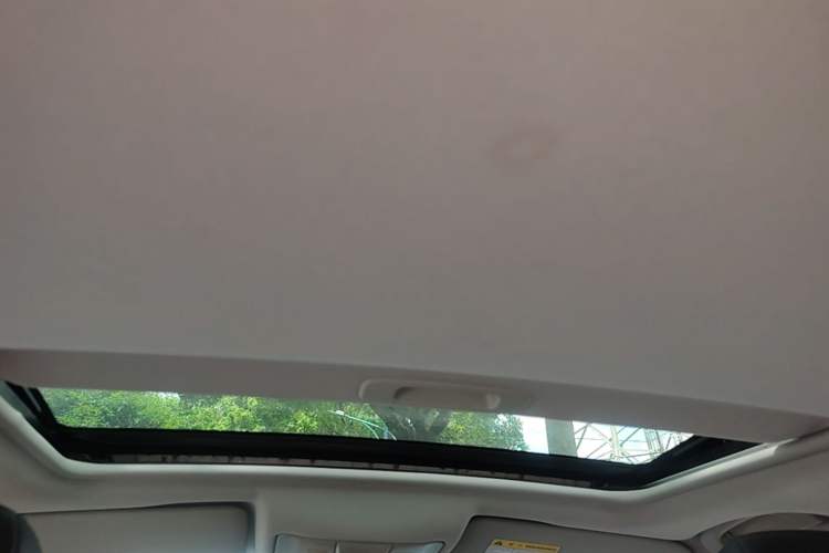 Used Roewe e550 2016 Flagship Edition Headliner
