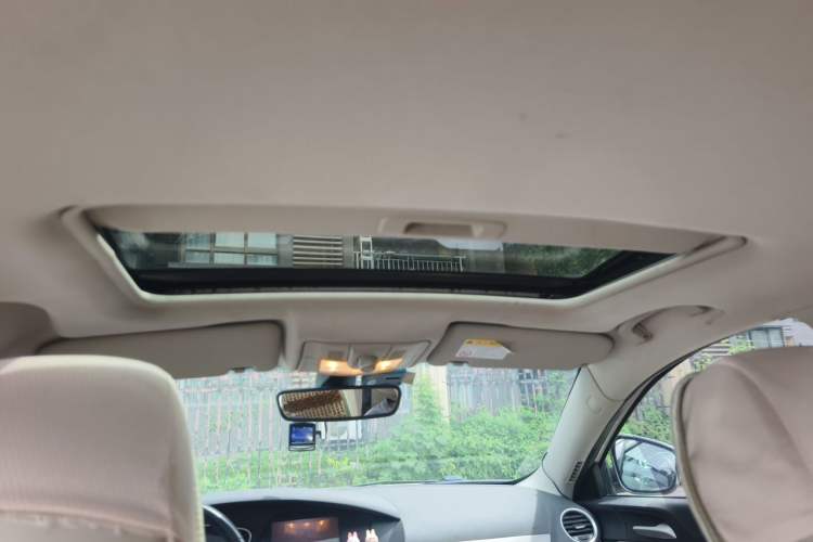 Used Roewe e550 2016 Flagship Edition Headliner