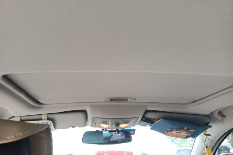 Used Roewe e550 2016 Deluxe Edition Headliner