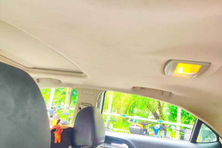 Used Roewe e550 2016 Deluxe Edition Headliner