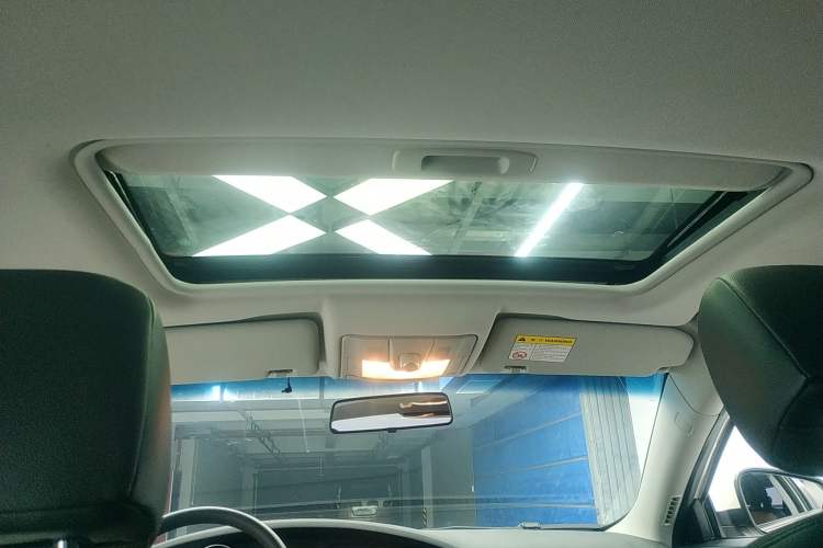 Used Roewe e550 2016 Deluxe Edition Headliner