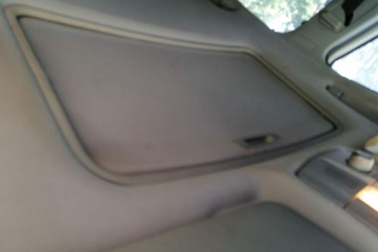 Used Roewe e550 2016 Deluxe Edition Headliner