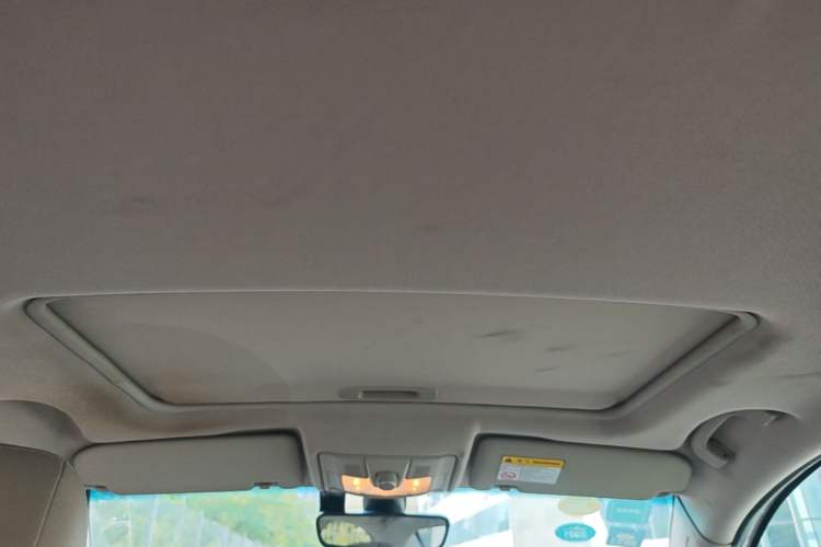 Used Roewe e550 2016 Flagship Edition Headliner